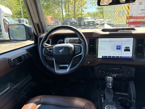 Used 2024 Ford Bronco Outer Banks image 9