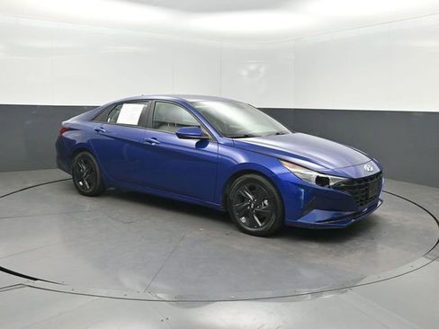 Used 2022 Hyundai Elantra SEL w/ Cargo Package image 30