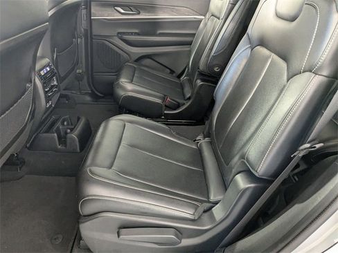 Used 2023 Jeep Grand Cherokee L Limited w/ Luxury Tech Group II image 28