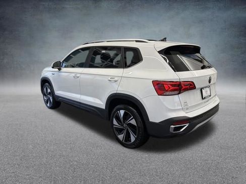 Used 2024 Volkswagen Taos SE image 10