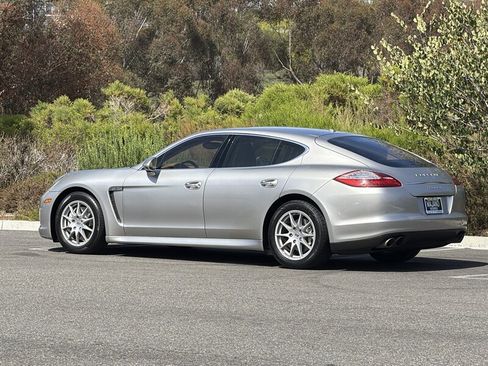 Used 2010 Porsche Panamera S RWD image 4