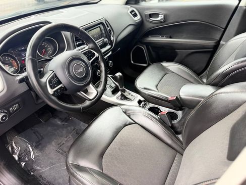 Used 2018 Jeep Compass Latitude AWD/4WD image 15