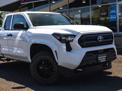 Used 2024 Toyota Tacoma SR RWD image 19
