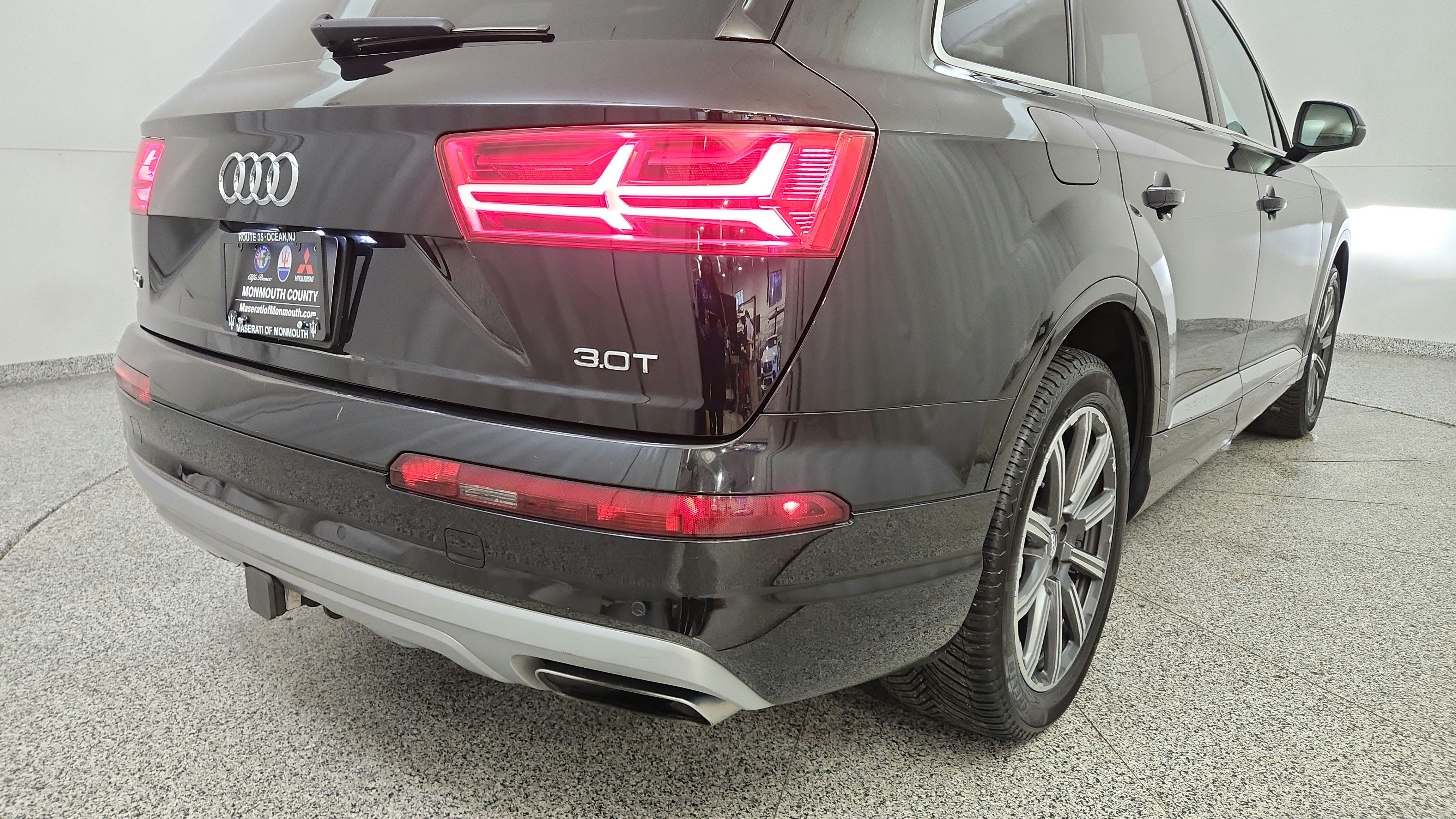 Used 2017 Audi Q7 3.0T Premium Plus AWD/4WD image 32
