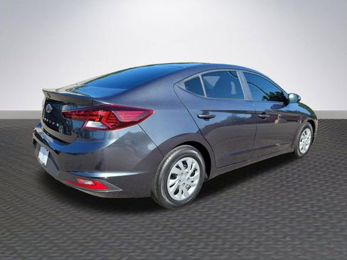 Used 2020 Hyundai Elantra SE FWD image 5