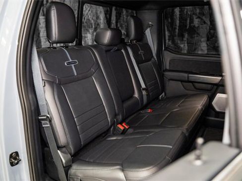 Used 2025 Ford F450 Platinum w/ FX4 Off-Road Package image 17
