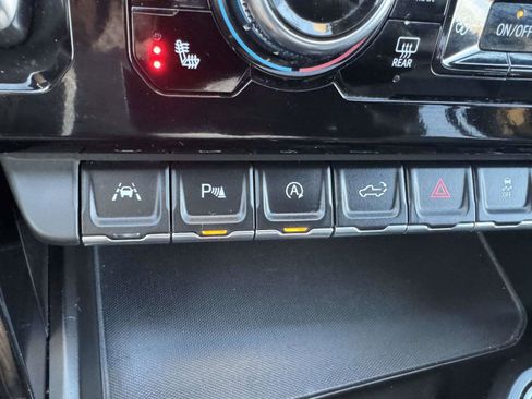 Used 2023 GMC Sierra 1500 AT4X image 41