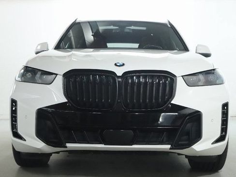 Used 2024 BMW X5 xDrive40i w/ M Sport Package AWD/4WD image 6