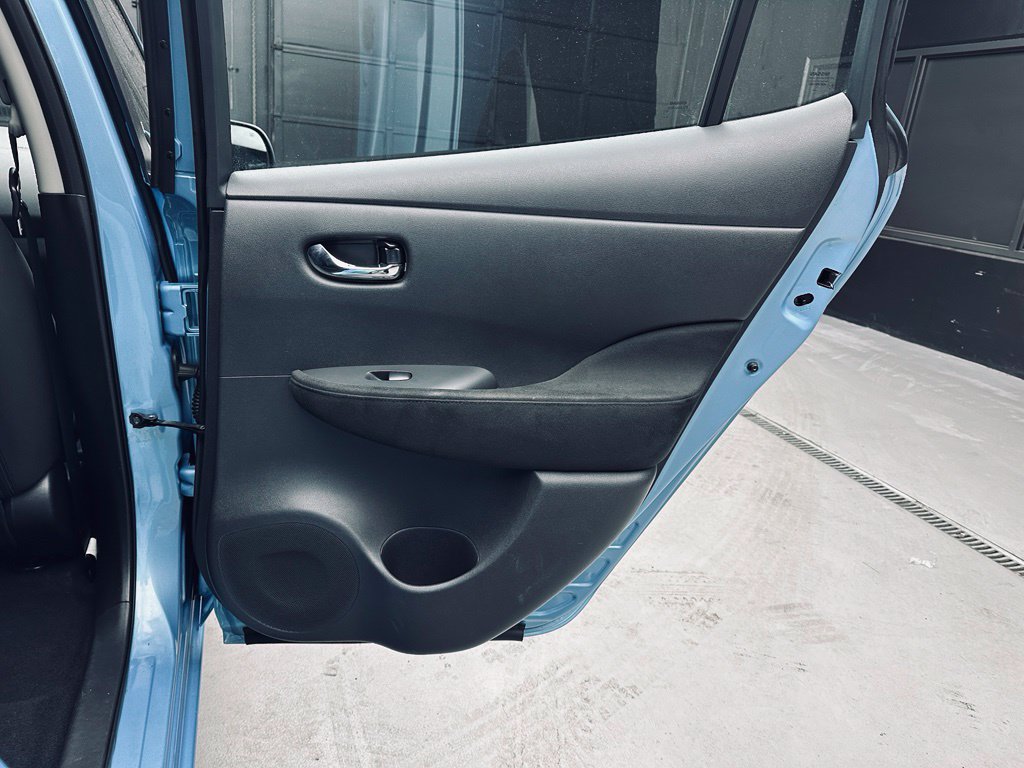 Used 2015 Nissan Leaf S FWD image 24