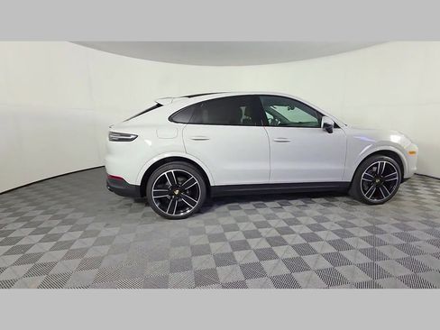Used 2023 Porsche Cayenne Platinum Edition AWD/4WD image 37