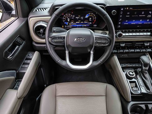 Used 2024 Chevrolet Colorado ZR2 w/ ZR2 Bison Edition image 18