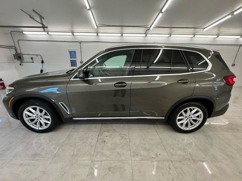 Used 2022 BMW X5 xDrive40i w/ Premium Package AWD/4WD image 12