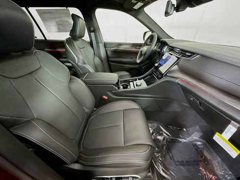 New 2025 Jeep Grand Cherokee L Overland image 30