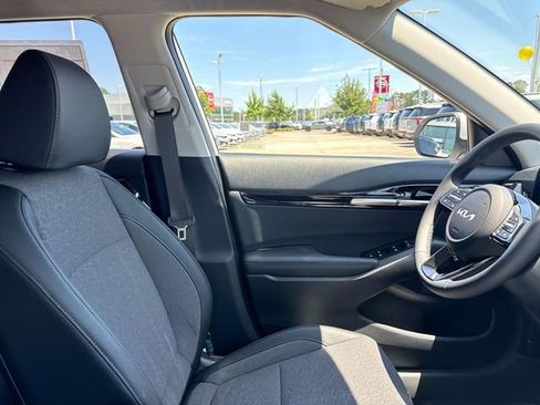 New 2026 Kia Seltos S FWD image 12