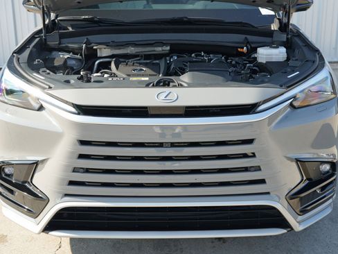 Used 2024 Lexus TX 500h AWD w/ Technology Package image 8