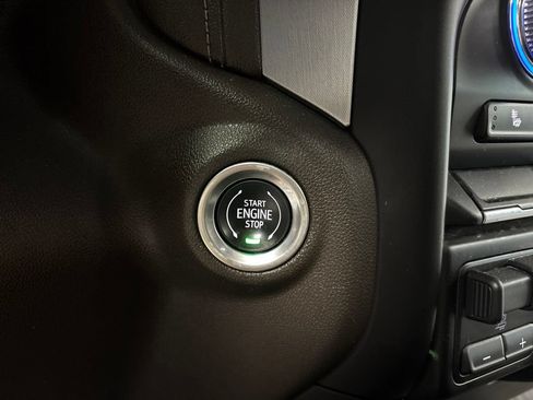 Used 2021 GMC Sierra 1500 SLE w/ Preferred Package AWD/4WD image 23