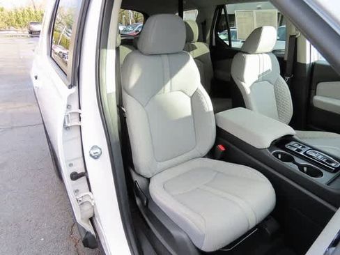 Certified 2023 Honda Pilot LX image 18