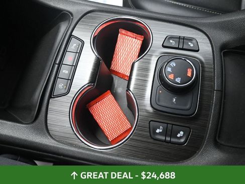 Used 2023 GMC Acadia SLT image 33