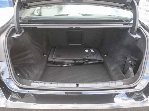 Used 2025 BMW 760i xDrive w/ Luxury Rear Seating Package image 22