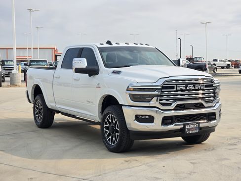 New 2026 RAM 2500 Limited AWD/4WD image 3