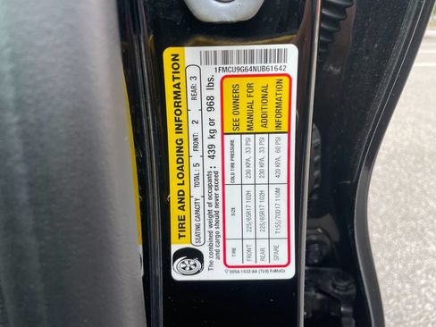 Used 2022 Ford Escape SE w/ Convenience Package AWD/4WD image 32