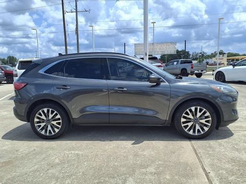 Used 2020 Ford Escape Titanium FWD image 6
