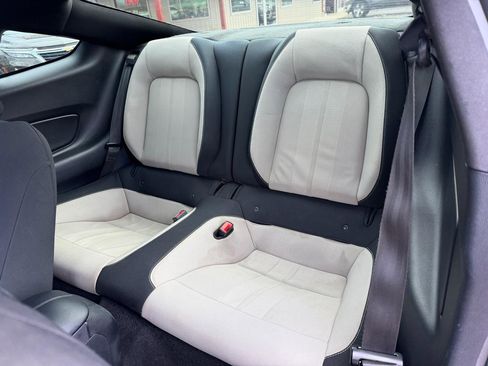 Used 2018 Ford Mustang Coupe image 10