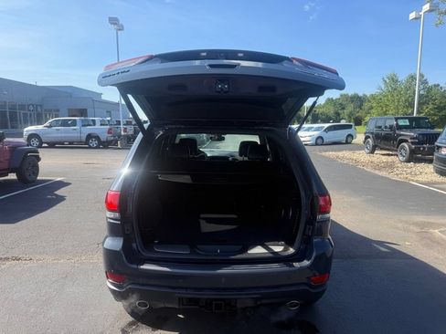 Used 2018 Jeep Grand Cherokee Trailhawk w/ Trailhawk Luxury Group AWD/4WD image 44