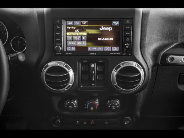 Used 2015 Jeep Wrangler Unlimited Rubicon w/ Connectivity Group AWD/4WD image 7