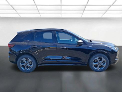 Used 2023 Ford Escape ST-Line AWD/4WD image 2