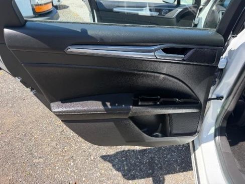 Used 2016 Ford Fusion Titanium FWD image 31