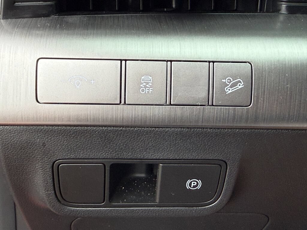 Used 2024 Hyundai Kona SEL FWD image 30