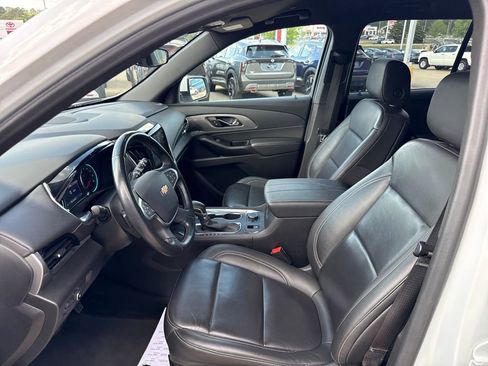 Used 2023 Chevrolet Traverse LT FWD image 21