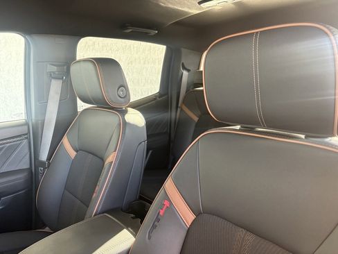 Used 2024 GMC Canyon AT4 w/ Technology Package image 2