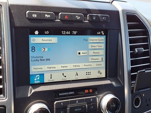 Used 2019 Ford F350 Platinum w/ Platinum Ultimate Package AWD/4WD image 30