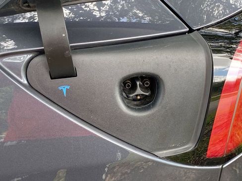 Used 2020 Tesla Model 3 Standard Range Plus image 21