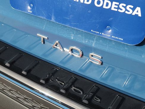 New 2026 Volkswagen Taos S image 10