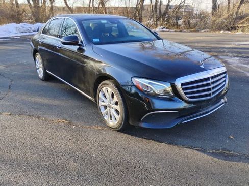 Used 2018 Mercedes-Benz E 300 4MATIC w/ Premium 2 Package (Q02) image 1