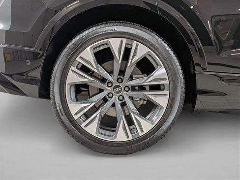Used 2026 Audi Q8 Premium Plus AWD/4WD image 27
