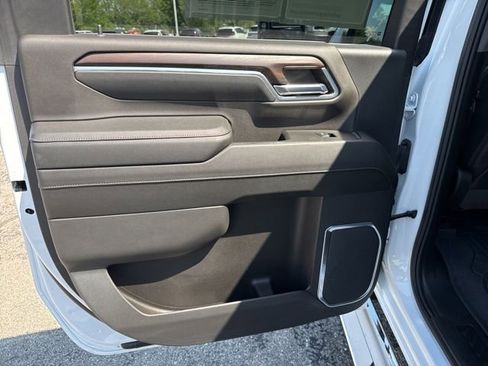 Used 2024 GMC Sierra 2500 SLT w/ SLT Premium Package AWD/4WD image 21