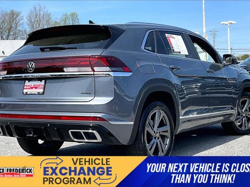 Used 2024 Volkswagen Atlas Cross Sport SEL R-Line image 10