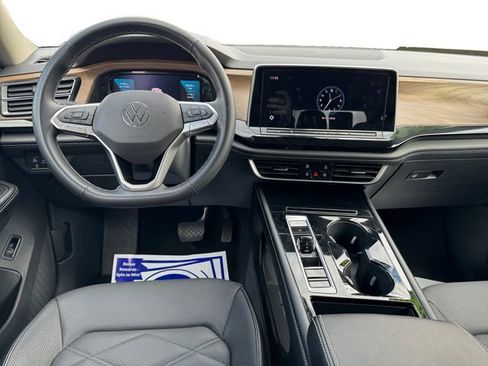 Used 2024 Volkswagen Atlas SE image 10