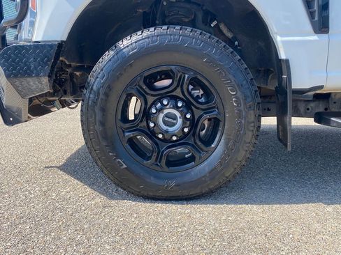 Used 2023 Ford F250 XL w/ STX Appearance Package AWD/4WD image 27