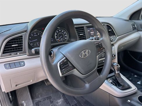 Used 2017 Hyundai Elantra SE FWD image 9
