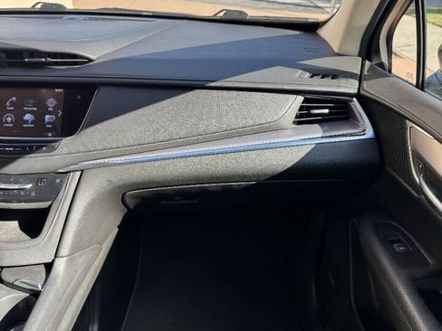 Used 2017 Cadillac XT5 Luxury w/ Driver Awareness Package FWD image 25