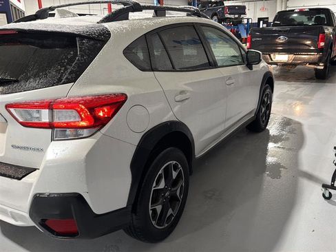 Used 2019 Subaru Crosstrek 2.0i Premium w/ Eyesight System image 2