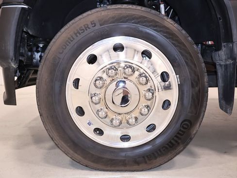 Certified 2025 Ford F550 4x4 Regular Cab Super Duty image 44