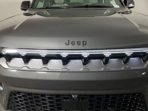 New 2026 Jeep Grand Wagoneer L Limited AWD/4WD image 10