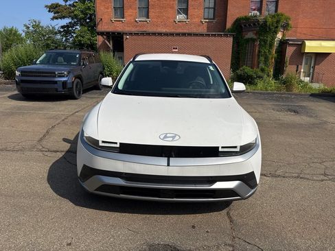 New 2025 Hyundai Ioniq 5 SEL image 2