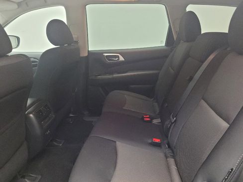 Used 2020 Nissan Pathfinder S AWD/4WD image 18